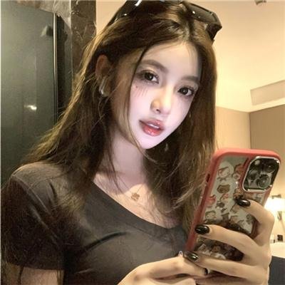 独自在夜晚的海边
